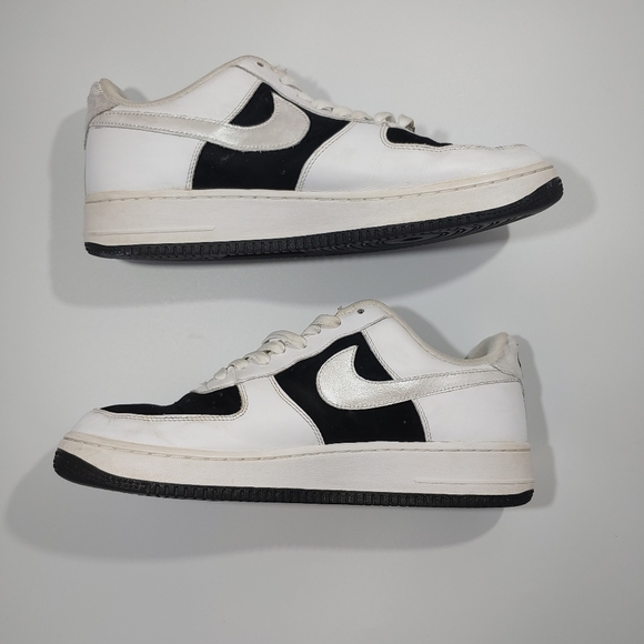 black and white airforce 1s